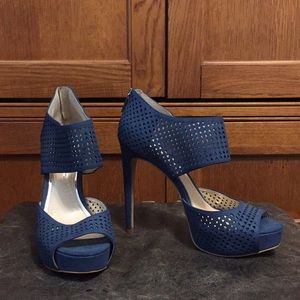 Jessica Simpson size 7.5 vegan leather 5” heels